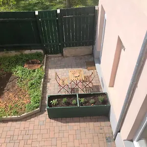 2 Mit Terrasse! Schoenbrunn-naehe Wien